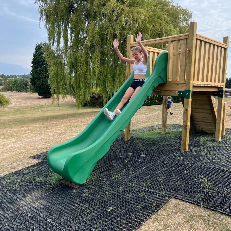 climbing frame with kiddies sliding