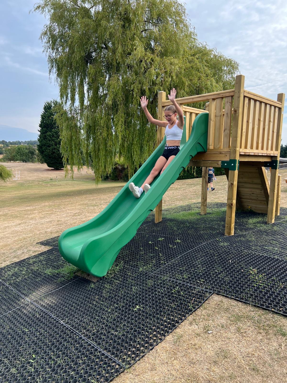 climbing frame with kiddies sliding